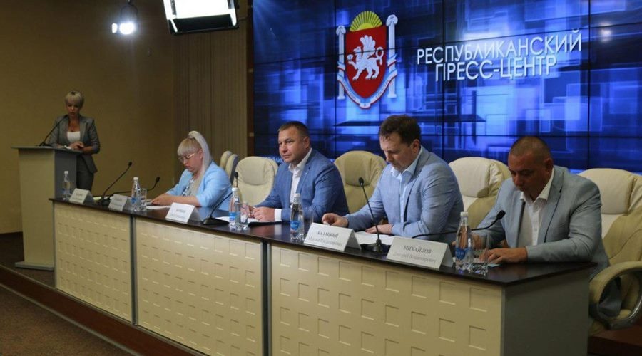 Уровень удовлетворенности крымчан предоставляемыми услугами МФЦ составил почти 100%