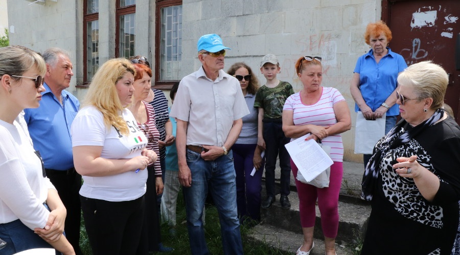 Жители Каменки обсудили с главой администрации Симферополя проблемы микрорайона
