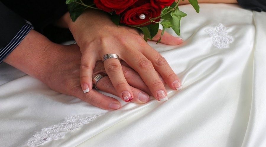 Почти 130 крымских пар зарегистрируют браки 20.02.2020