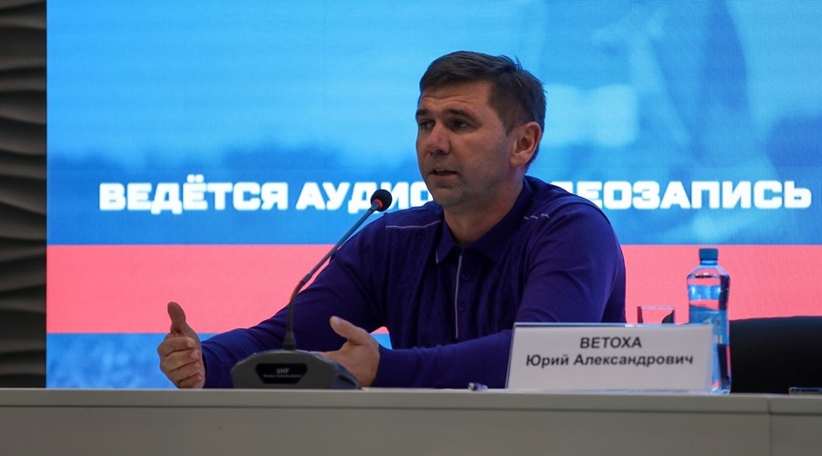 Почетный президент Академии футбола Крыма сложил полномочия депутата Госсовета РК