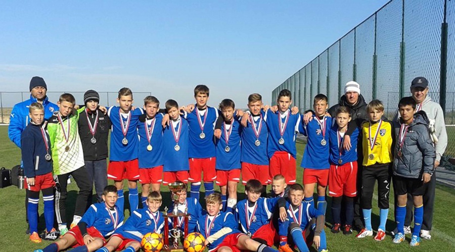 Крымские и севастопольские команды заняли 10 призовых мест на международном юношеском футбольном турнире в Евпатории