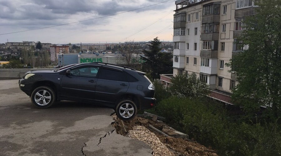 Обвиняемые в обрушении севастопольской парковки чиновники предстанут перед судом