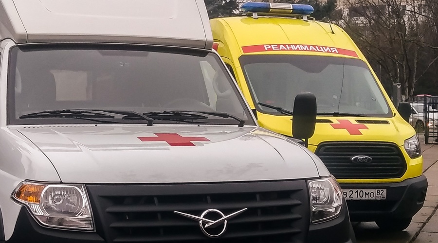 Бригады медиков направлены к месту жесткой посадки вертолета в Крыму