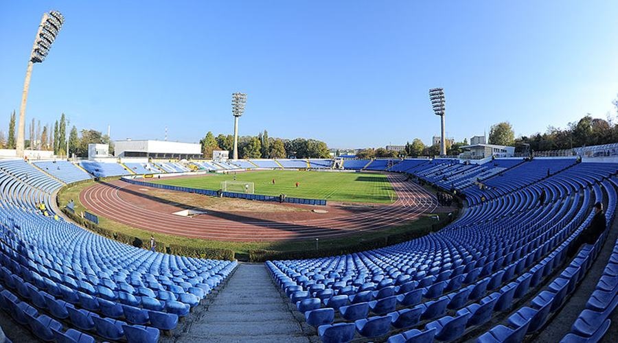Администрация симферопольского стадиона «Локомотива» предупредила о капремонте мачт освещения