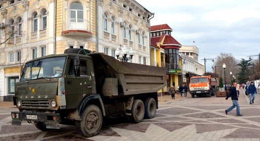 Застройщики центра Симферополя гарантировали администрации полное восстановление тротуарной плитки