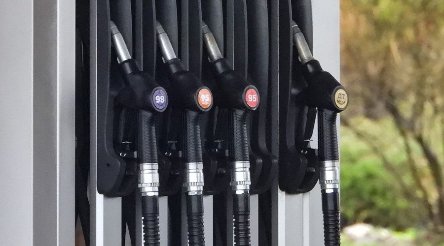 Цены на бензин до конца года могут вырасти на 14%