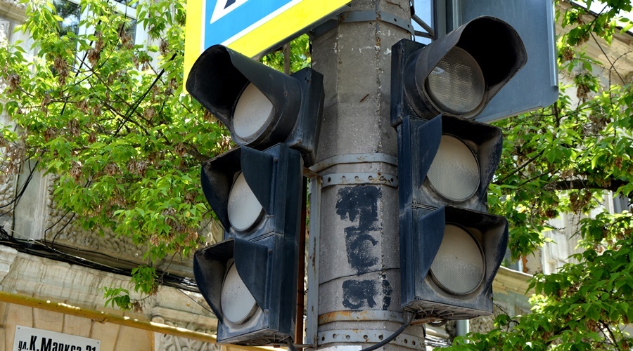 Светофоры не работают в центре Симферополя из-за аварии на сетях
