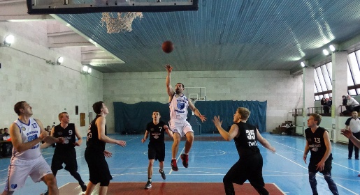 «Скилур» победил евпаторийцев и поднялся на первое место в мужском баскетбольном чемпионате Крыма
