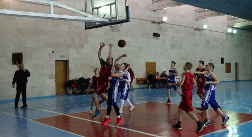 Симферопольцы выиграли первый круг юношеского первенства Крыма по баскетболу
