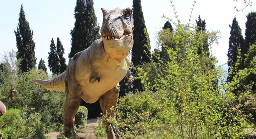 Рев динозавров будет звучать в Приморском парке Никитского ботсада до осени