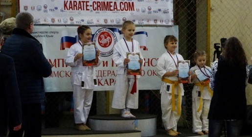 В Симферополе проходят чемпионат и первенство Крымского федерального округа по каратэ (ФОТО)