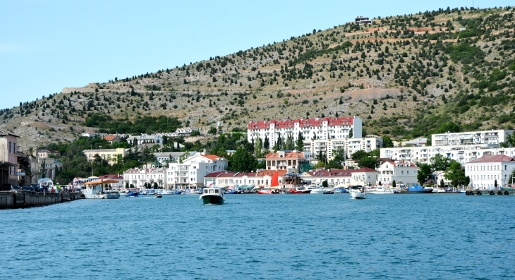 Госсовет Крыма ввел мораторий на регистрацию сделок с недвижимостью на морском побережье до февраля 2017 года