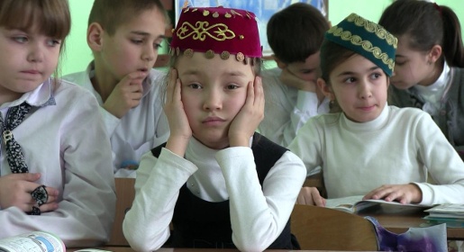 Школы в Крыму получили первые учебники на крымско-татарском языке