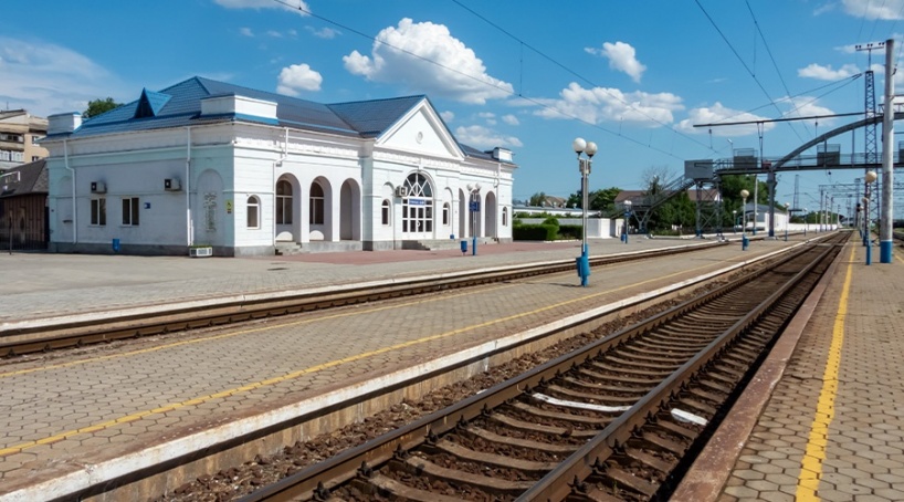 Старт железнодорожного сообщения между Крымом и югом Украины перенесли