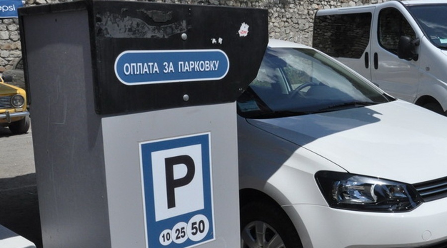 Власти Ялты рассматривают возможность передачи парковок в управление частной фирме