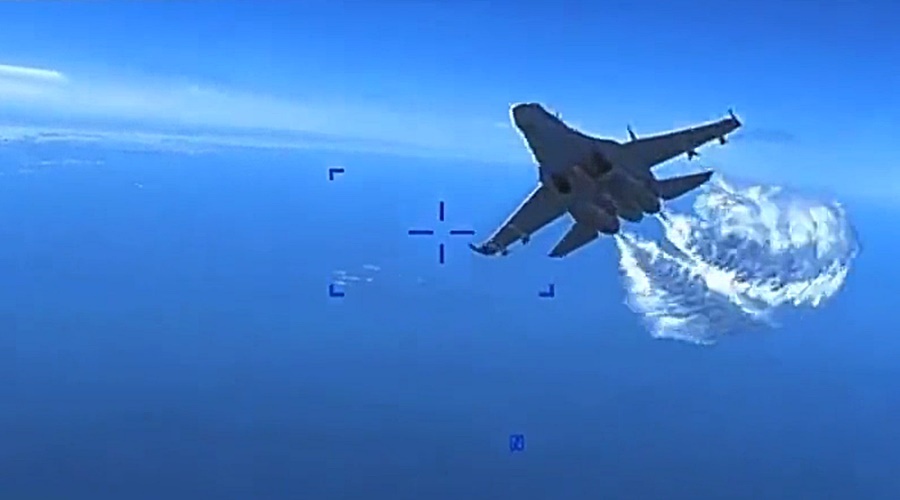 Шойгу наградит летчиков Су-27, оригинально прервавших полет американского беспилотника у берегов Крыма