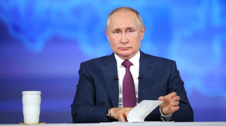 Путин на двух языках опубликовал статью об историческом единстве русских и украинцев