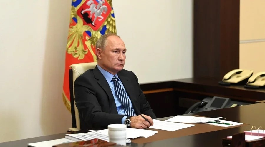 Путин из-за самоизоляции примет участие в электронном голосовании