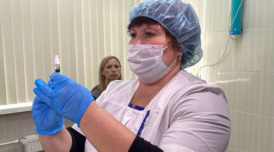 Партия назальной вакцины от коронавируса поступила в Крым