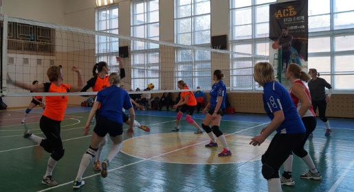  Волейболистки из Евпатории выиграли центральный матч шестого тура женского чемпионата Крыма