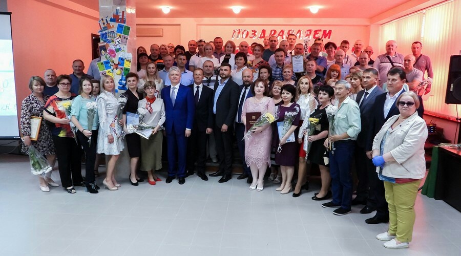Работники крупнейшего химического завода Крыма получили федеральные награды