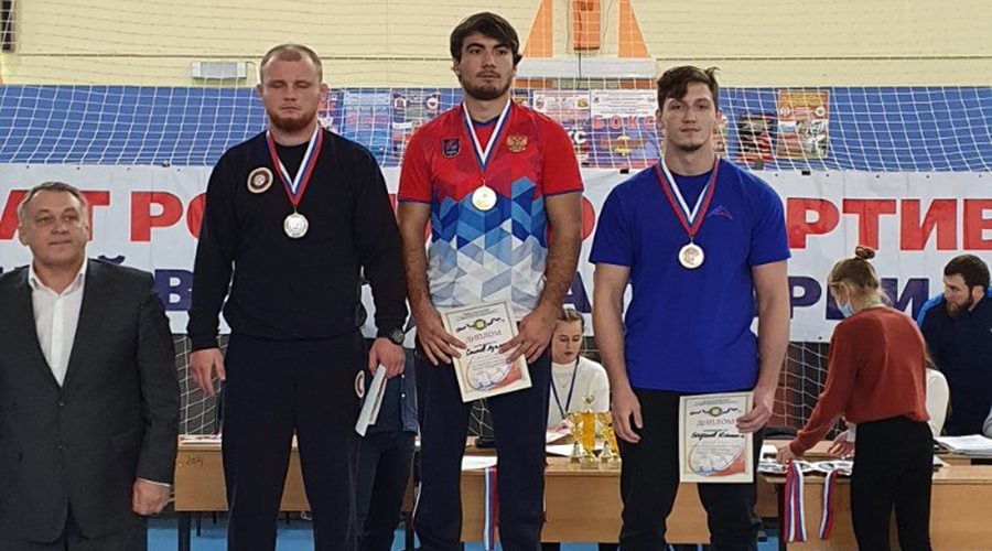 Крымские борцы завоевали два «золота» и «бронзу» на чемпионате России