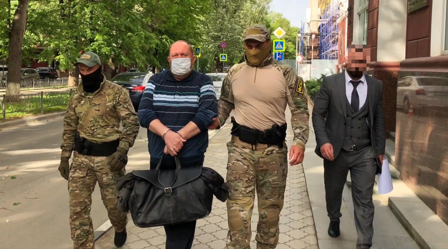 Бывший директор «Крымавтотранса» подозревается в присвоении 5 млн рублей