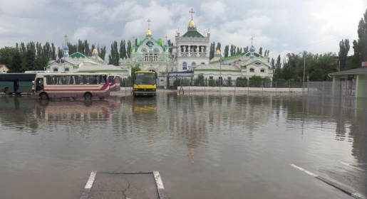Ливень затопил автовокзал Феодосии
