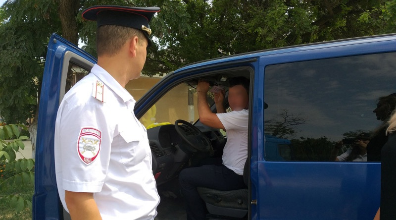 Полиция зафиксировала в Крыму более 900 случаев нелегальной перевозки пассажиров с конца июля 