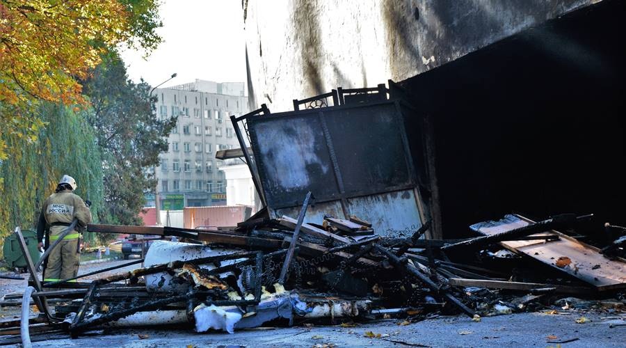 Спасатели ликвидировали пожар на симферопольском стадионе