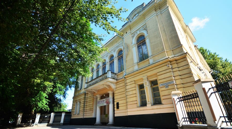 СК возбудил дело по факту мошенничества при реставрации здания офицерского собрания в Симферополе