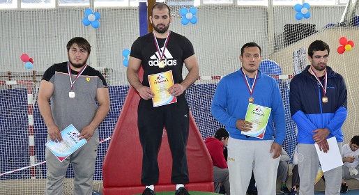 Крымчане выиграли девять медалей на чемпионате Южного федерального округа по вольной борьбе
