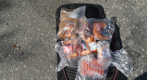 Украинец пытался провезти в Крым партию мяса в тайнике своего автомобиля