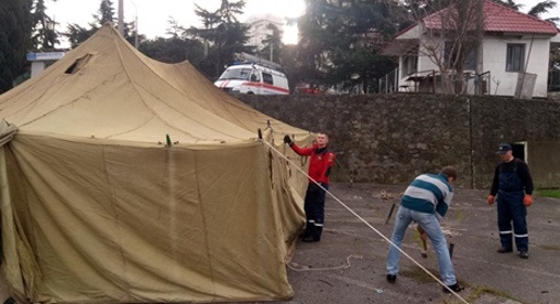  Крымские спасатели установили в Алуште пункты обогрева для бездомных