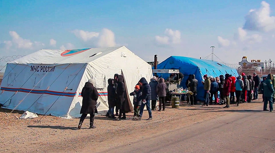 МЧС развернуло пункт обогрева для беженцев с Донбасса на границе в Крыму