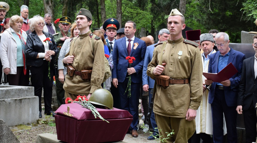 Перезахоронение останков воинов, погибших в районе плато Ай-Петри в годы войны, прошло в Ялте