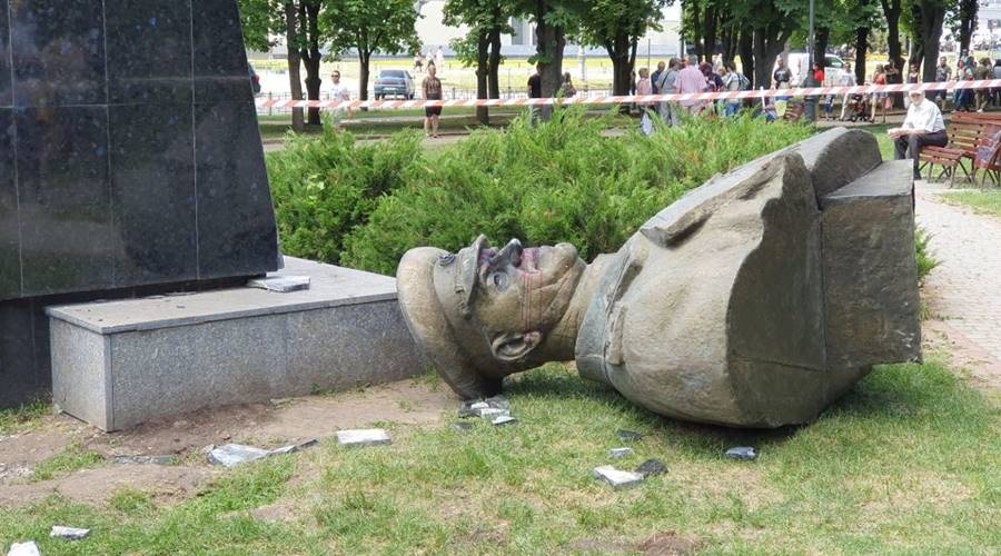 Снесенный в Харькове памятник маршалу Жукову должен быть восстановлен – Матвиенко