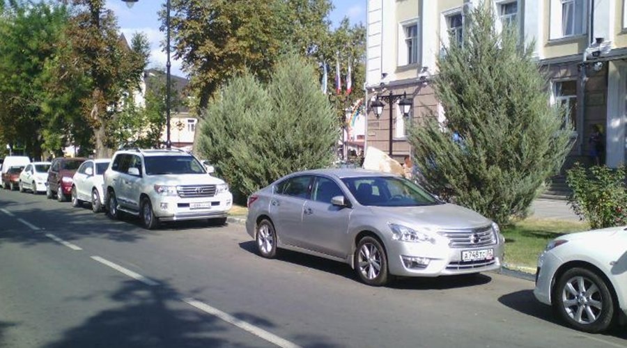 Администрация Симферополя выехала из здания на улице Горького