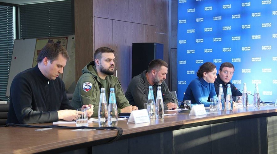 ЕР продолжит открывать центры гумпомощи в ДНР и ЛНР