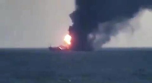 Горящие в Черном море танкеры занимались нелегальной перевалкой нефтепродуктов