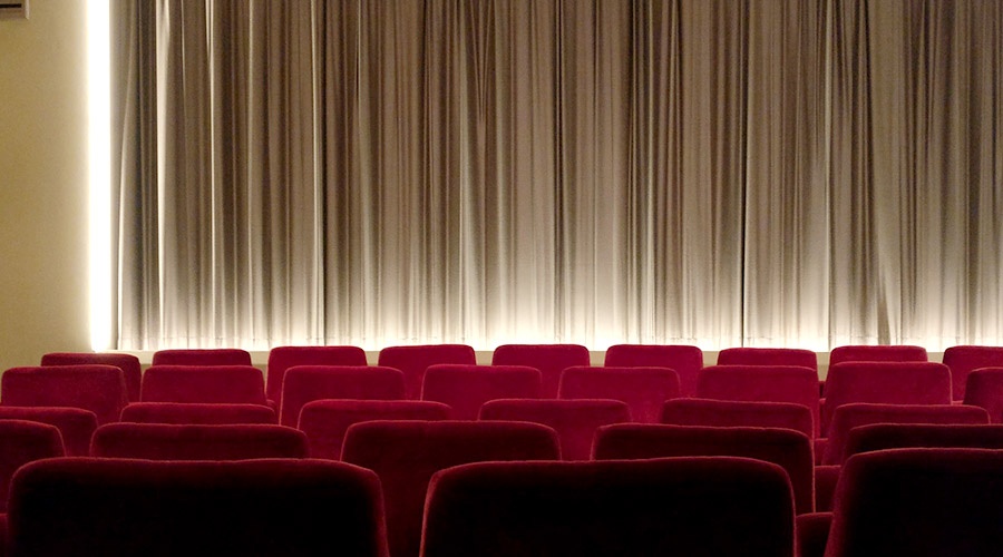 Кинотеатры в Крыму открылись и начали показывать старые фильмы