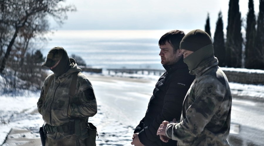 Двоих «закладчиков» крупной партии метадона на 30 млн руб задержали в Севастополе