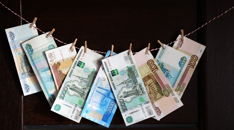 Граждане РФ в среднем ежемесячно откладывают по 9 тыс рублей