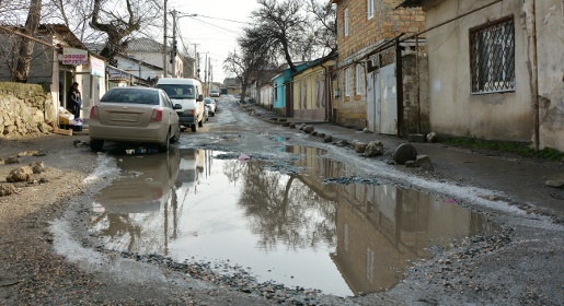 Глава администрации Симферополя поручила до конца недели посчитать разбитые из-за непогоды дороги