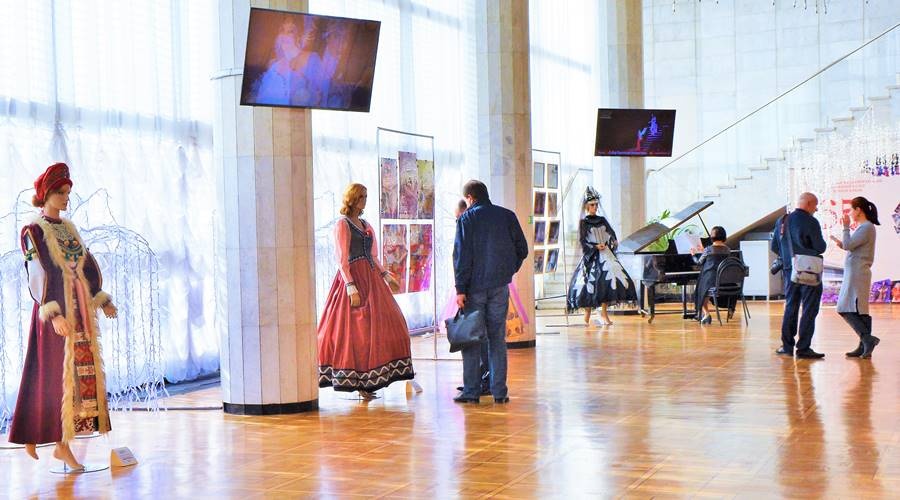 Крымский музтеатр на открытии 65 сезона покажет архивные документы и костюмы
