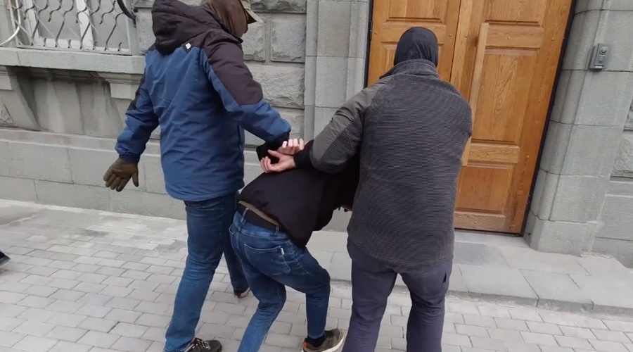ФСБ в Севастополе пресекла попытку покушения на военнослужащего с помощью взрывчатки