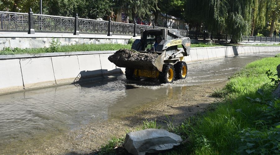 Ловушка для мусора появилась в реке Салгир в Симферополе