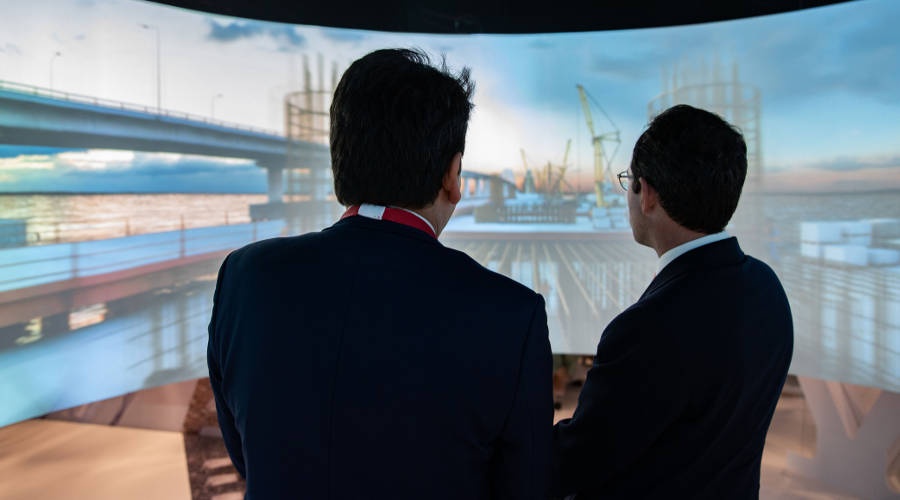 Трехлетнюю стройку Крымского моста в ускоренном режиме в формате 360 градусов показали на ПМЭФ