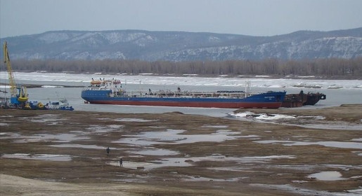 Задевший дно в Керченском проливе танкер пройдёт водолазное обследование