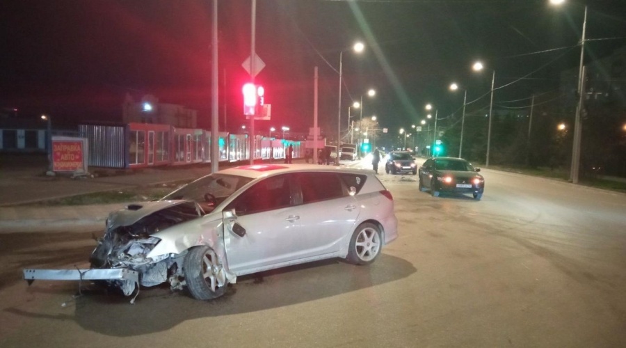 Молодой водитель в Севастополе разбил сразу четыре японские машины
